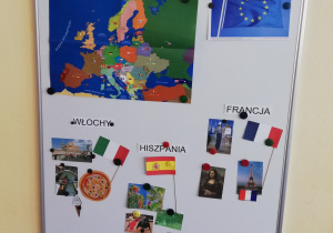Tablica przedstawiająca mapę Europy. Pod spodem Ilustracje przedstawiające cechy charakterystyczne dla 3 wybranych krajów Europy