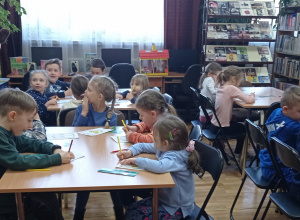 "Gród nad Grabią - to nasz Łask "- zajęcia w Bibliotece Pedagogicznej w Łasku gr. VI