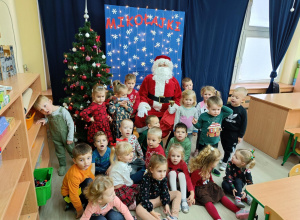 Długo oczekiwany gość odwiedził maluszki - Mikołajki w grupie I