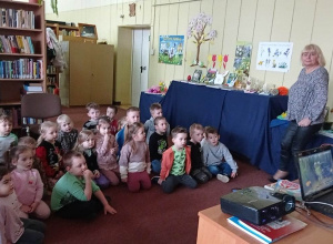 Z zieloną żabką przedszkolaki z grupy II uczą się szanować przyrodę