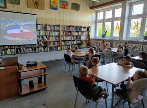Polska moja ojczyzna - zajęcia patriotyczne, wycieczka do Biblioteki Pedagogicznej