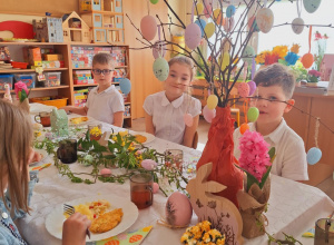 Wielkanocny obiad w grupie VI