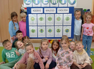 Zajęcia przyrodniczo-ekologiczne w gr III w ramach projektu "Akademia kompetencji- wsparcie edukacji przedszkolnej w gminie Łask".