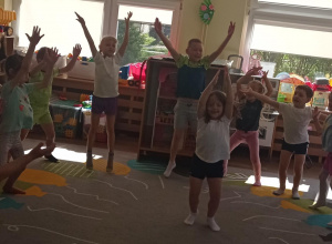 Zajęcia ruchowe w grupie IV- w ramach Projektu "Akademia kompetencji -wsparcie edukacji przedszkolnej" - kwiecień