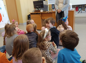 Wizyta grupy V w Bibliotece Pedagogicznej w Łasku