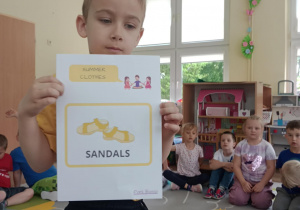 they are sandals- to sa sandały
