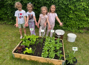 Swój ogródek posiadamy, więc eko warzywa zajadamy- grupa III