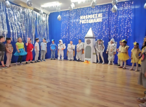 "Kosmiczne pożegnanie" - grupa V - FOTO