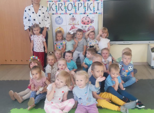 Kropki, kropeczki a każda z innej bajeczki -DZIEŃ KROPKI w maluszkach gr. I