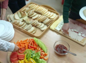 Pyszne Poranki – Śniadanie w formie stołu szwedzkiego grupa IV