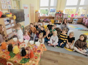 "Jesienne witaminki"- zajęcia koleżeńskie w grupie V