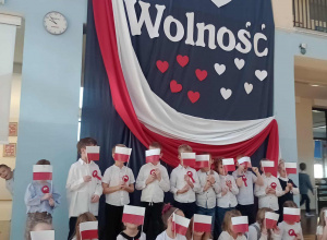 Uroczystość upamiętniająca dzień 11 listopada Grupa VI