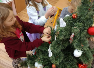 Ubieramy choinkę - grupa VI