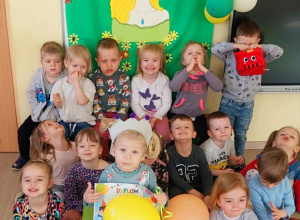 Nasza Wiosenka -obchodzimy urodziny Tosi z grupy I