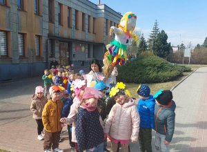 Wiosenny korowód Słoneczek