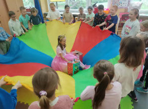 Świętujemy urodzinki Julki- grupa VI