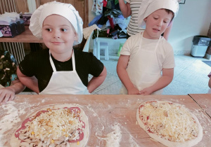 Dzieci w pizzerii