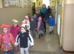 ,,Szkoła coraz bliżej" - wycieczka grupy II, III i IV do Szkoły Podstawowej nr 1 w Łasku