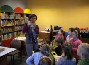 Rozwijanie zainteresowań czytelniczych 6-latków - wycieczka do biblioteki